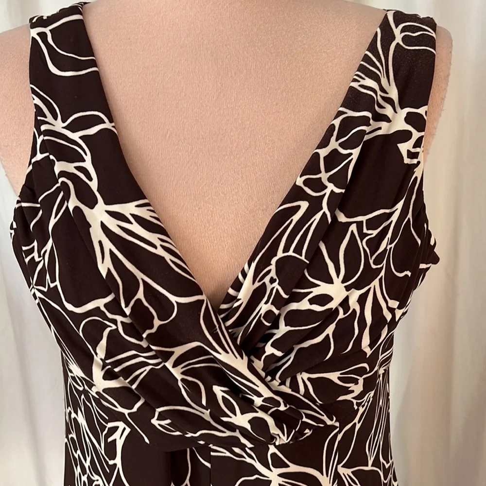 Jones west v neck flare midi dress sleeveless - Picture 2 of 7